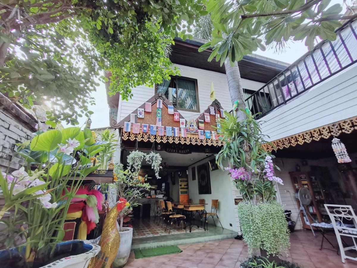 Tavee Guesthouse Banguecoque Exterior foto